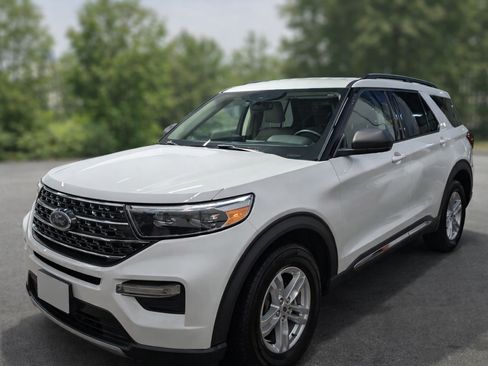Used 2021 Ford Explorer XLT w/ Equipment Group 202A image 1