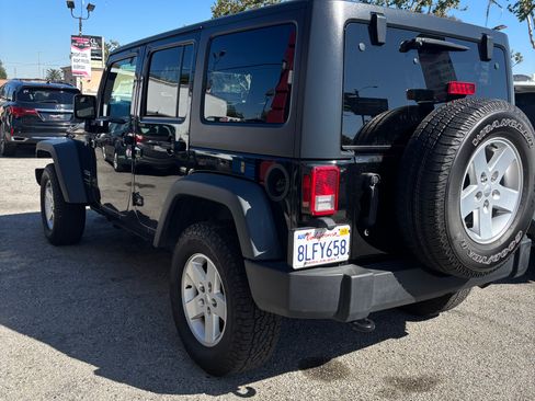 Used 2018 Jeep Wrangler Unlimited Sport S AWD/4WD image 4