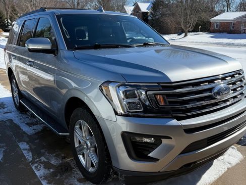 Used 2020 Ford Expedition XLT w/ Equipment Group 202A image 5