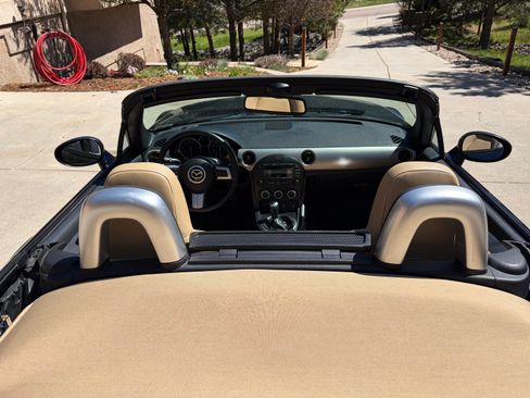 Used 2011 MAZDA MX-5 Miata Grand Touring w/ Premium Pkg RWD image 21