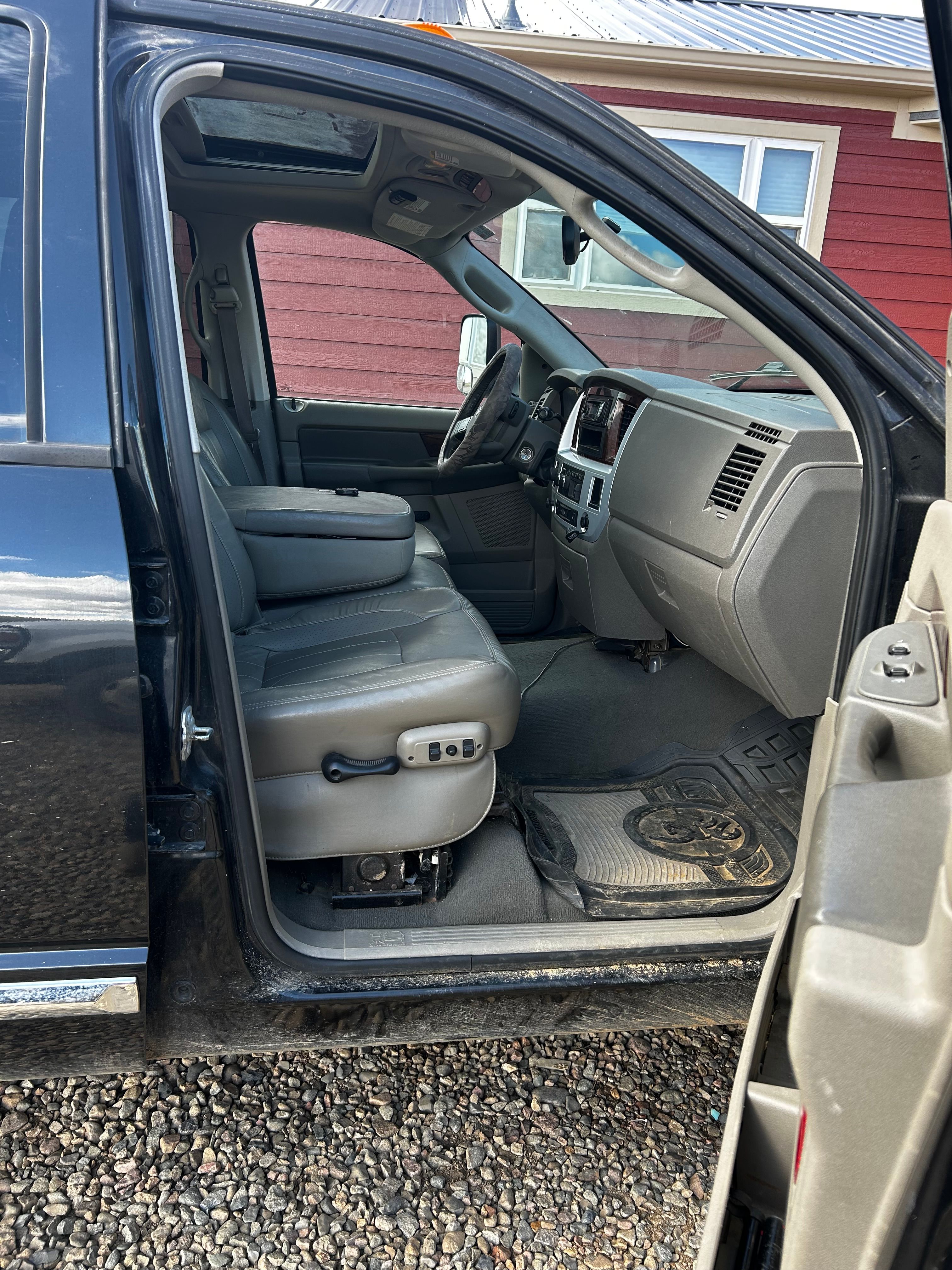 Used 2009 Dodge Ram 3500 Truck Laramie AWD/4WD image 14