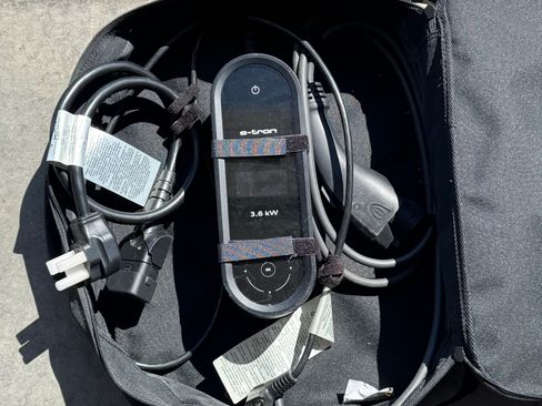 Used 2017 Audi A3 e-tron Premium image 12