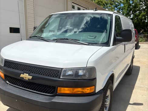 Used 2020 Chevrolet Express 2500 w/ Safety Package RWD image 2