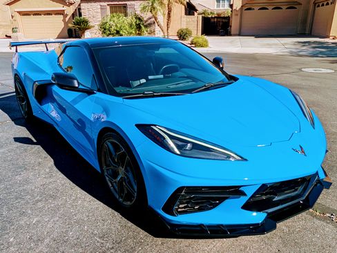 Used 2021 Chevrolet Corvette Stingray Convertible w/ Z51 Performance Package image 2