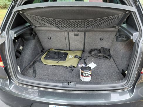 Used 2011 Volkswagen Golf 2-Door image 12