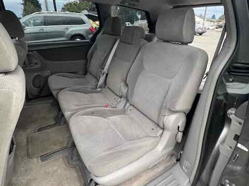 Used 2005 Toyota Sienna LE image 13