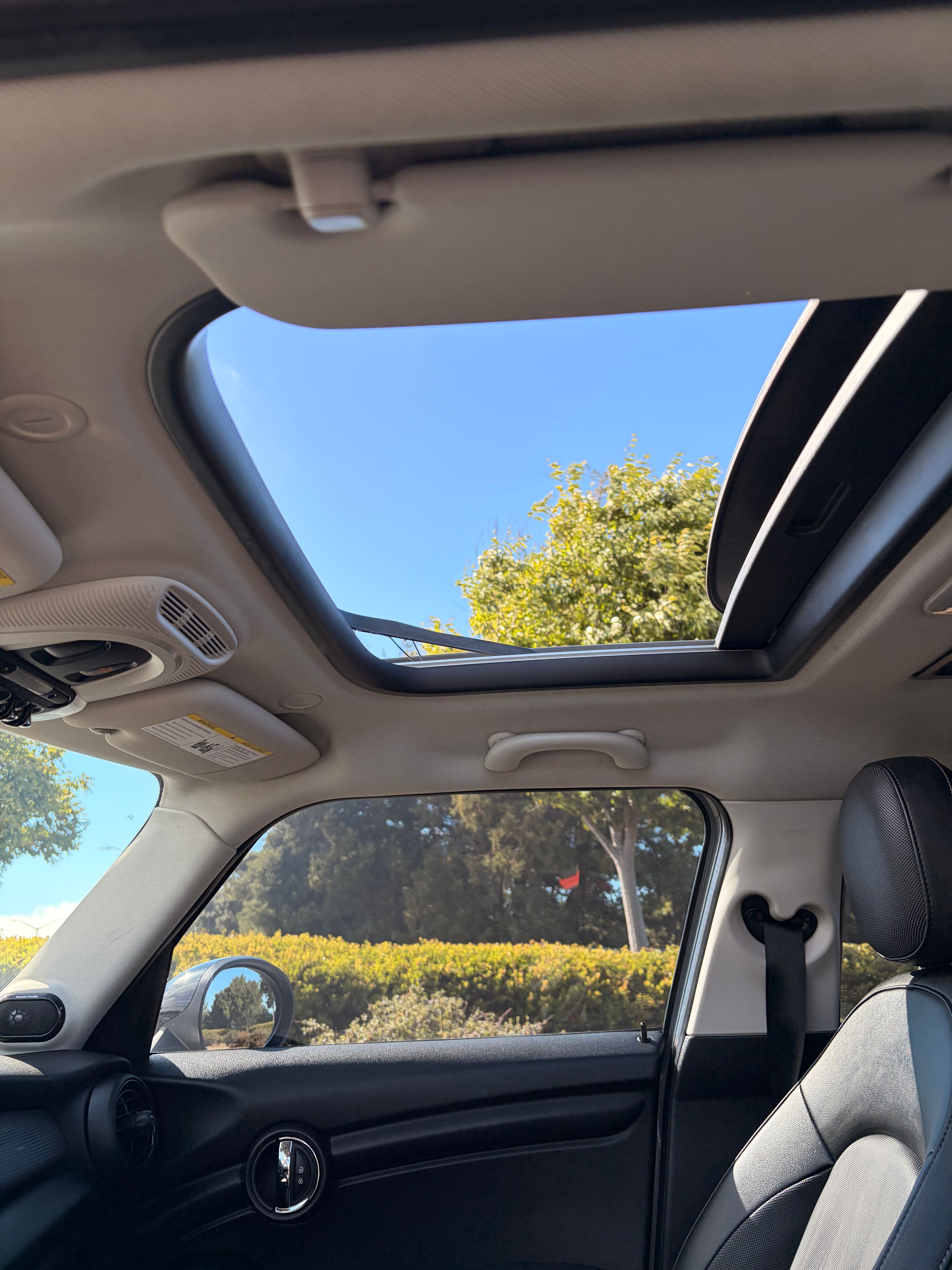 Used 2016 MINI Cooper 4-Door Hardtop FWD image 17