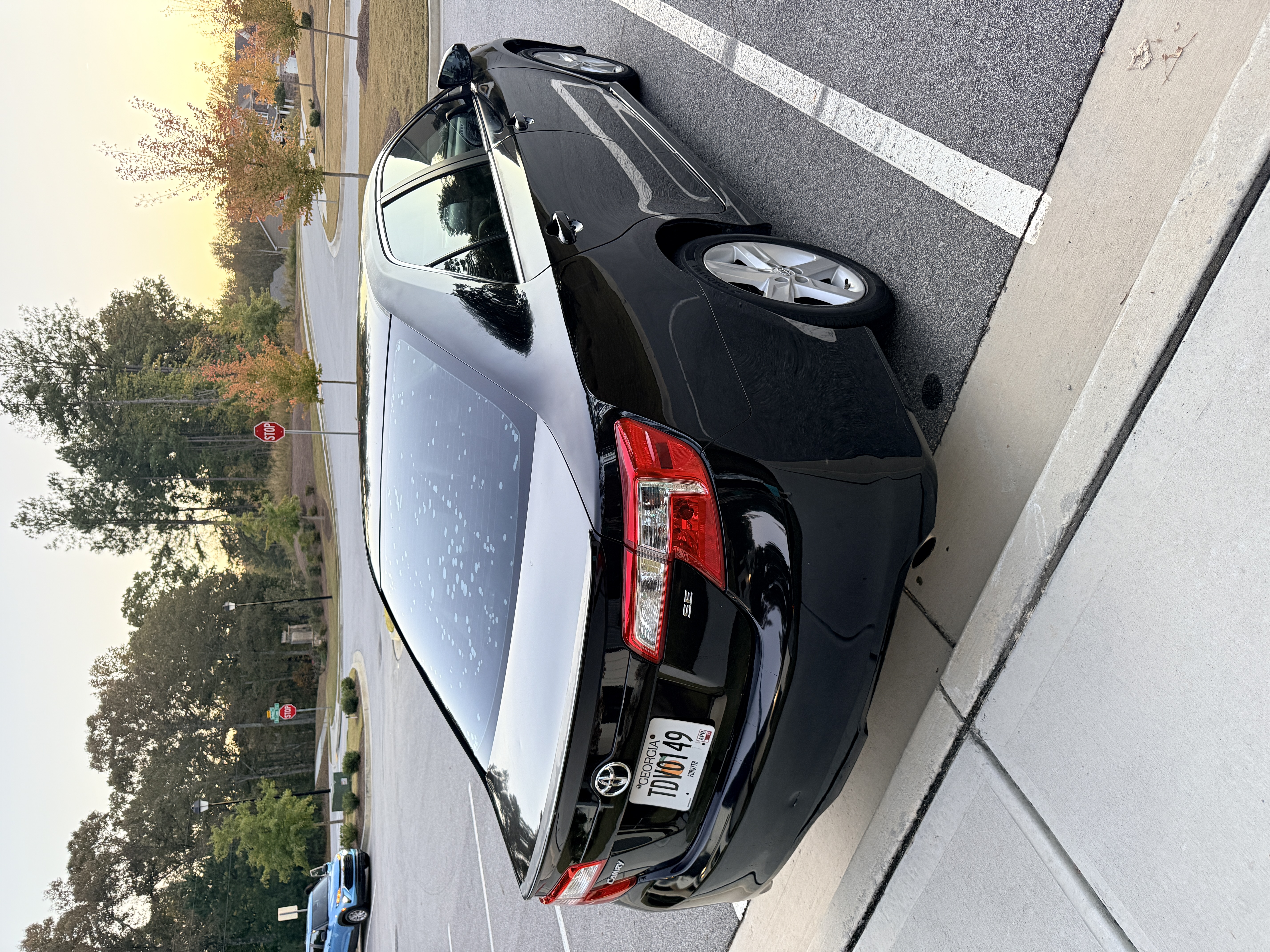 Used 2012 Toyota Camry SE FWD image 12