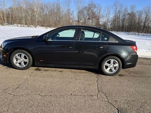 Used 2011 Chevrolet Cruze LT w/ RS Package image 10