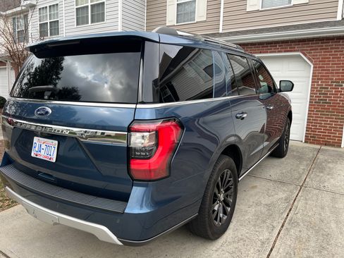 Used 2019 Ford Expedition Limited w/ Driver Assistance Package AWD/4WD image 5