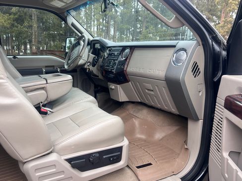 Used 2008 Ford F250 Lariat image 14