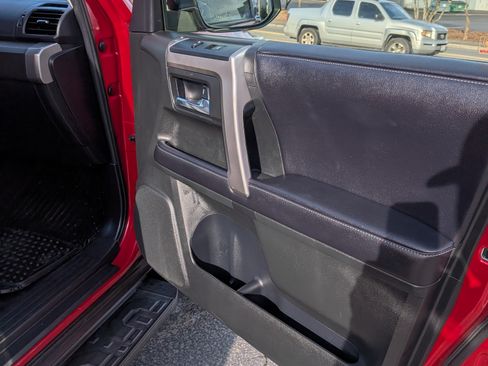 Used 2018 Toyota 4Runner SR5 image 17