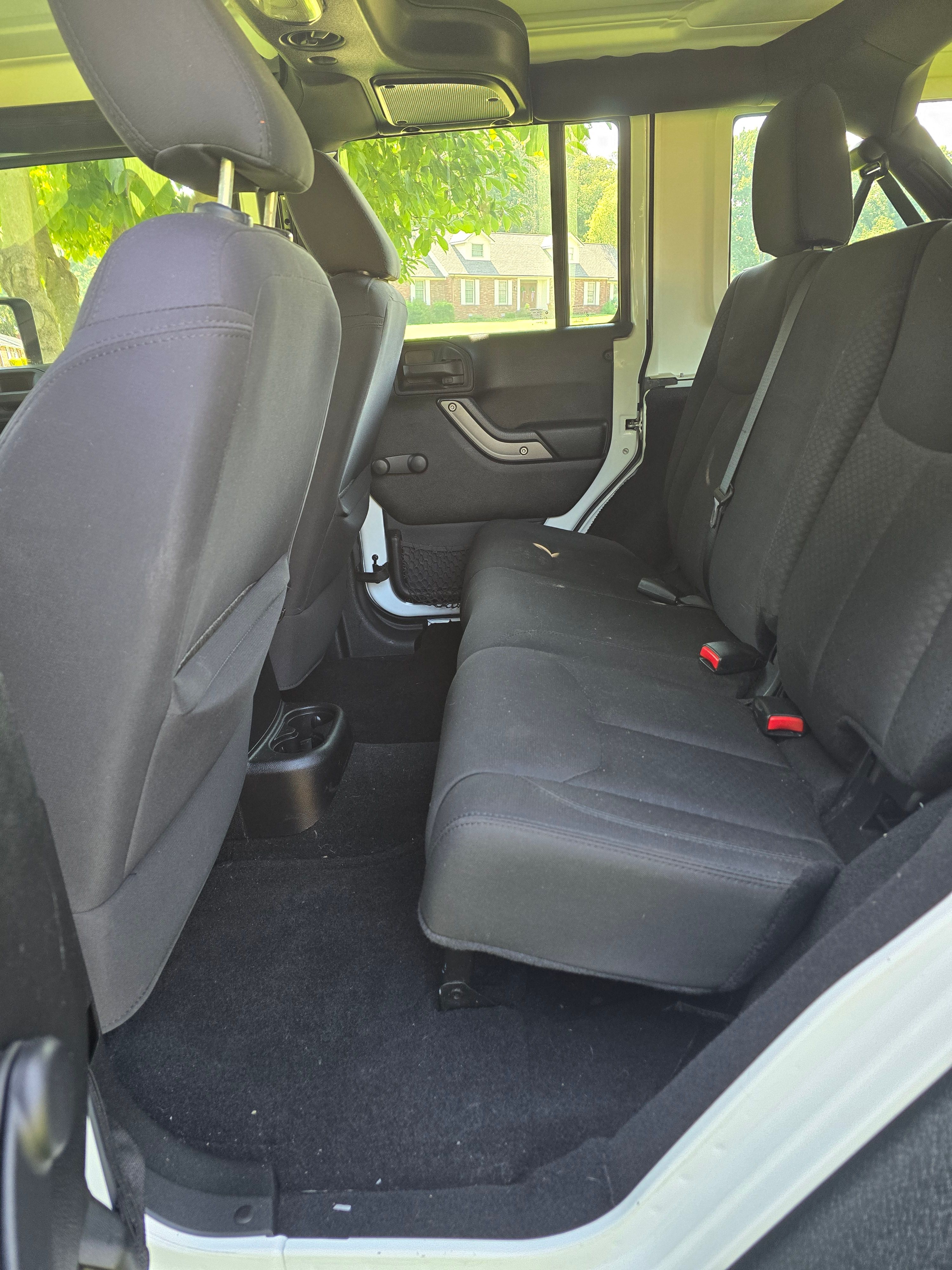 Used 2015 Jeep Wrangler Unlimited Sport w/ Connectivity Group AWD/4WD image 11