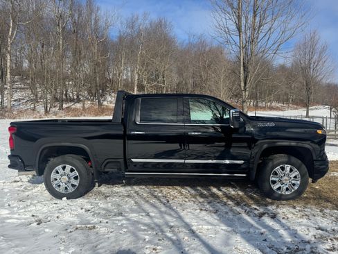 Used 2024 Chevrolet Silverado 2500 High Country w/ High Country Premium Package image 5