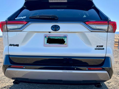 Used 2021 Toyota RAV4 XSE image 9