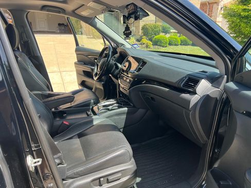 Used 2019 Honda Pilot Elite image 12