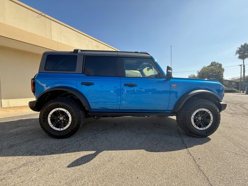 Used 2023 Ford Bronco Badlands image 10