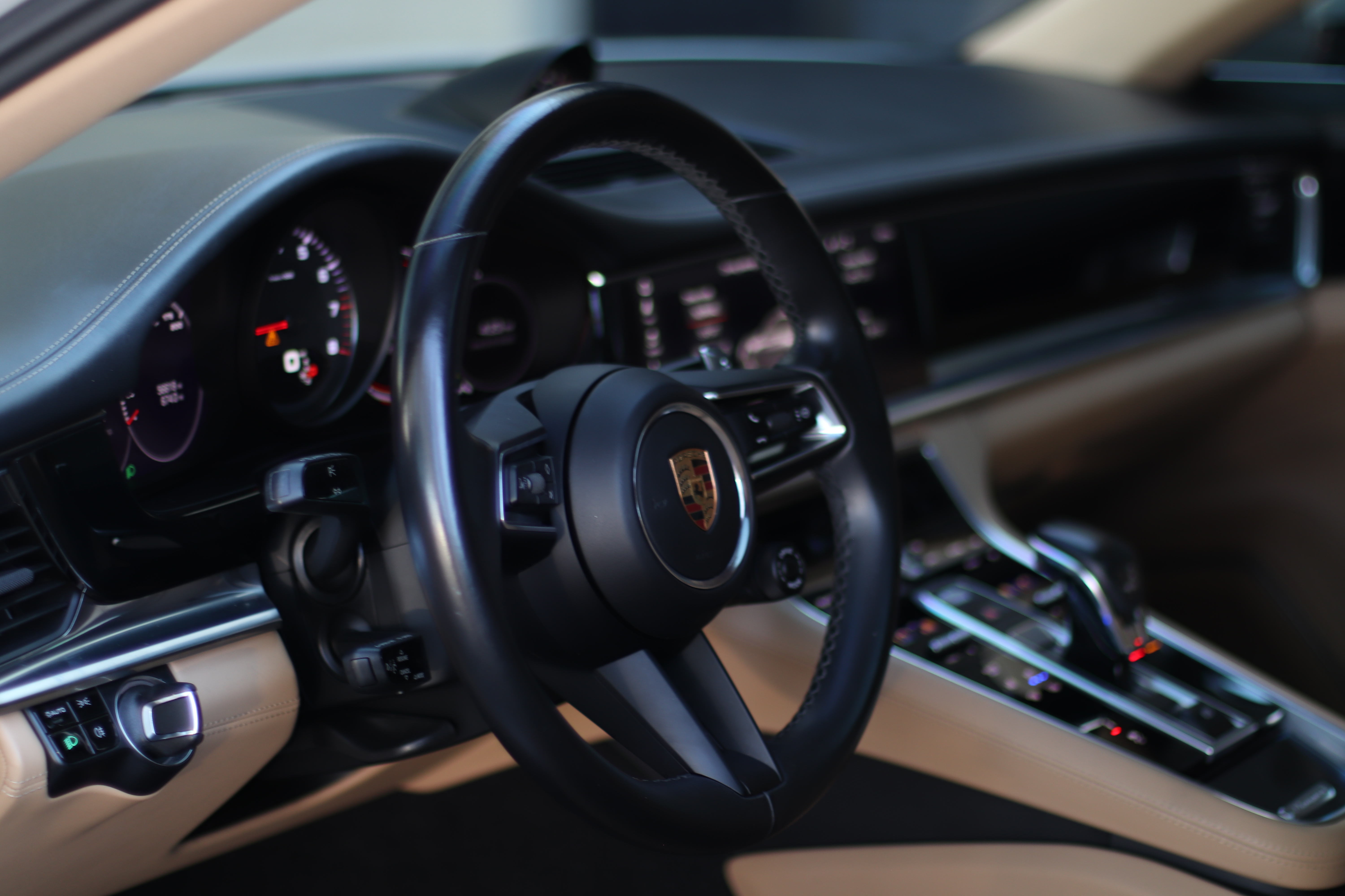 Used 2021 Porsche Panamera 4S AWD/4WD image 18