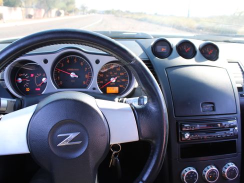 Used 2007 Nissan 350Z Coupe w/ Cargo Convenience Pkg image 19