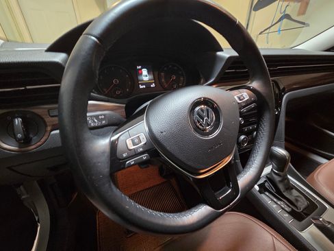 Used 2020 Volkswagen Passat 2.0T SEL image 21