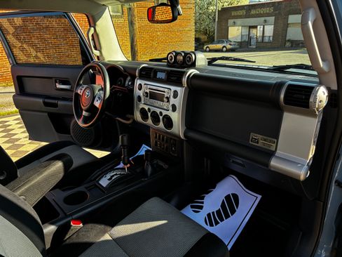 Used 2014 Toyota FJ Cruiser Sport Utility 2D w/ Trail Teams Ultimate Edition image 11