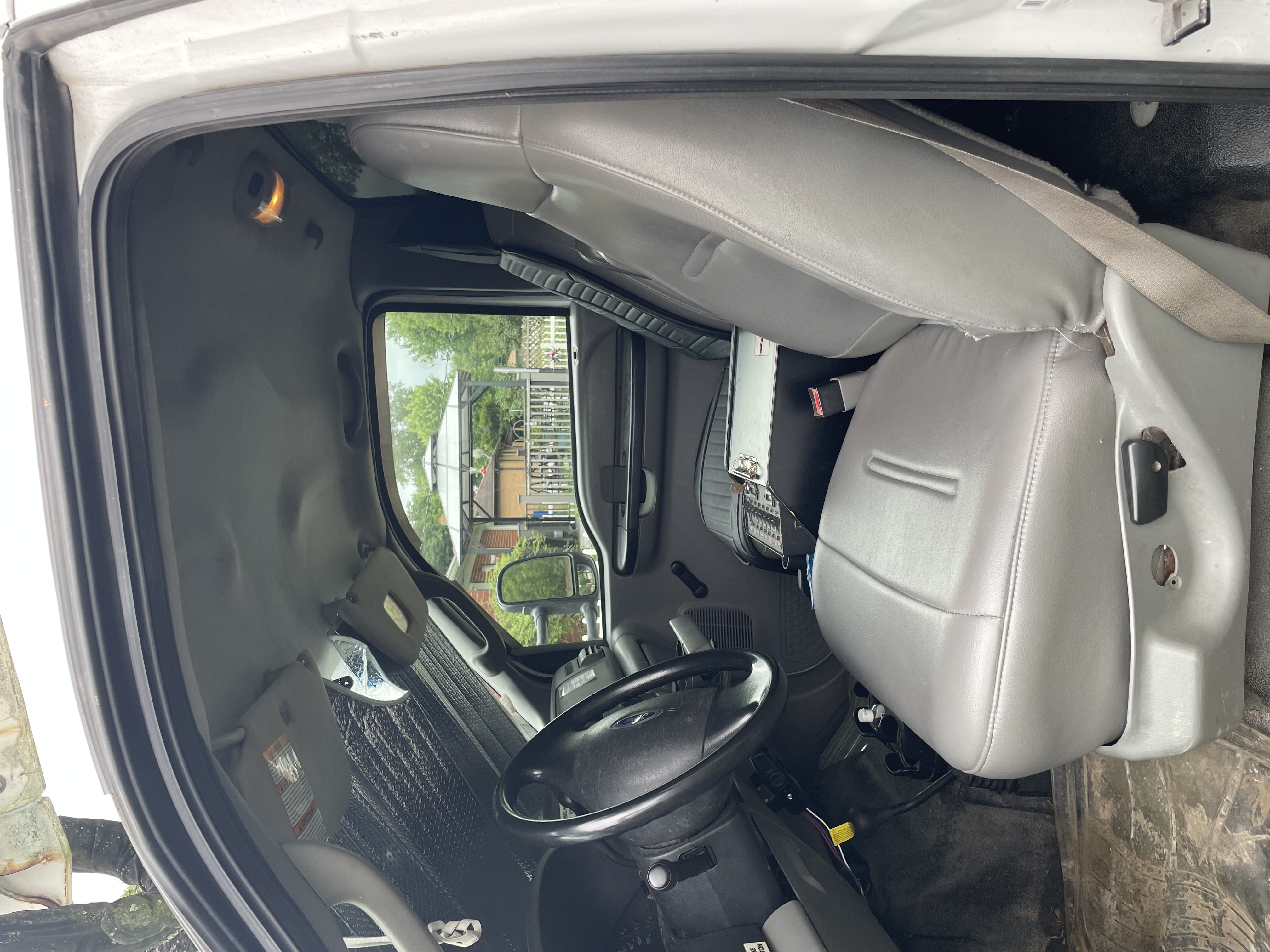 Used 2006 Ford F550 4x4 Regular Cab Super Duty image 6