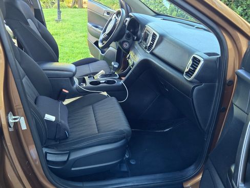 Used 2017 Kia Sportage LX w/ Option Group 012 image 19