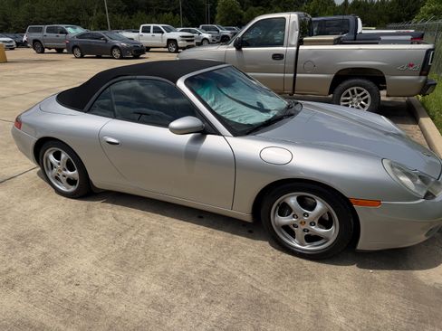 Used 2000 Porsche 911 Cabriolet image 2