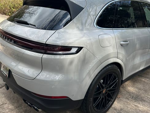 Used 2025 Porsche Cayenne S image 5