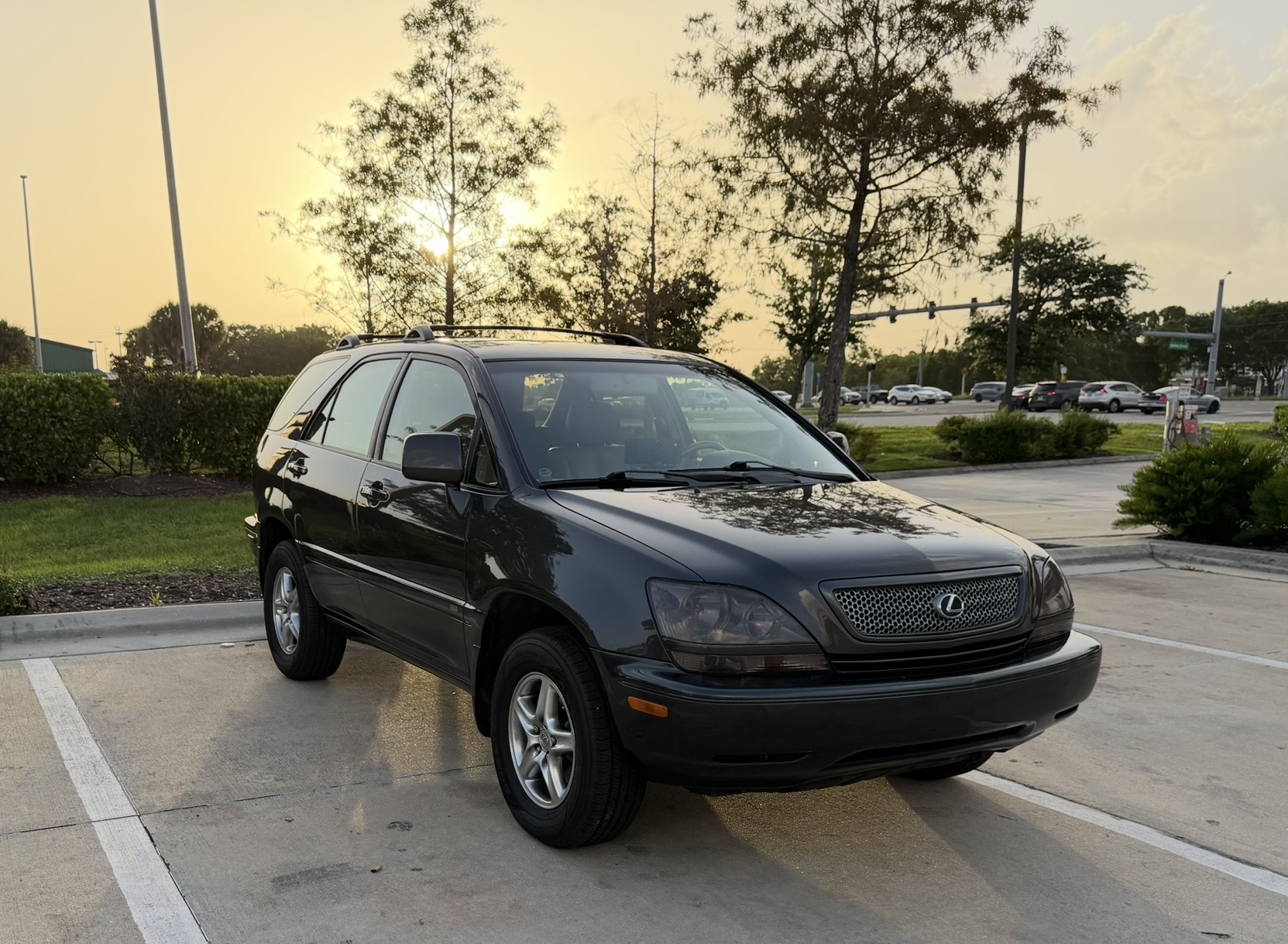 Used 2002 Lexus RX 300 FWD image 1
