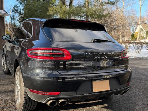 Used 2015 Porsche Macan S image 2