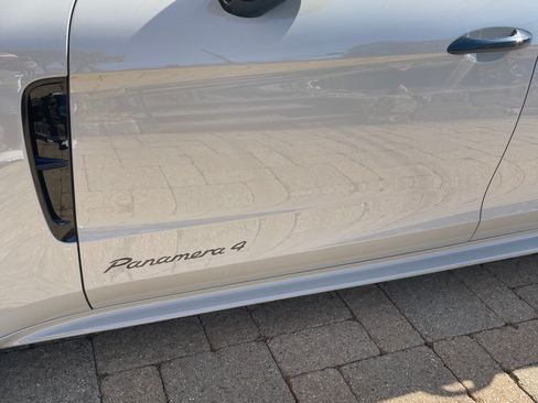 Used 2023 Porsche Panamera image 11