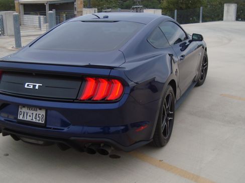 Used 2019 Ford Mustang GT image 6
