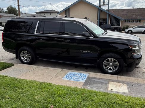 Used 2020 Chevrolet Suburban LT image 5