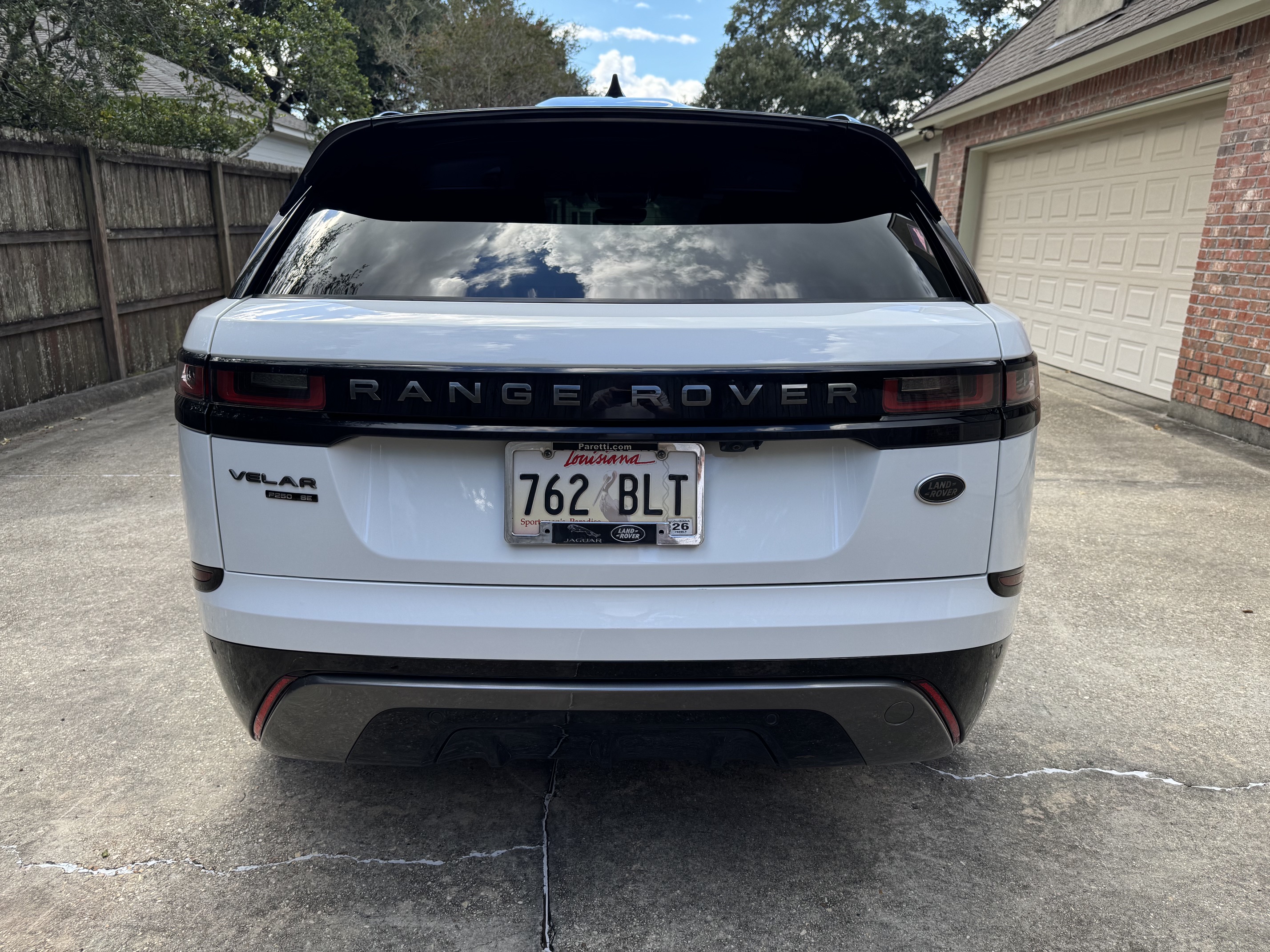 Used 2019 Land Rover Range Rover Velar R-Dynamic SE AWD/4WD image 4