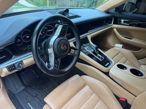 Used 2018 Porsche Panamera image 9