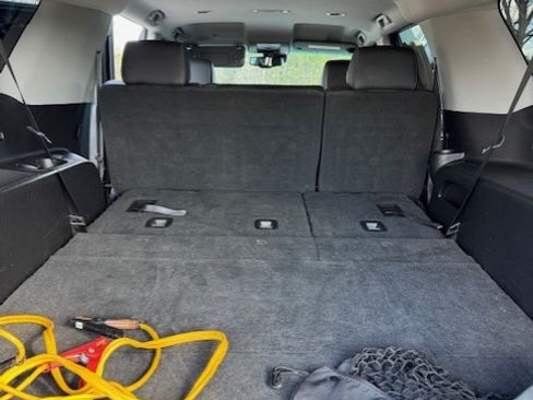 Used 2019 Chevrolet Suburban LT image 14