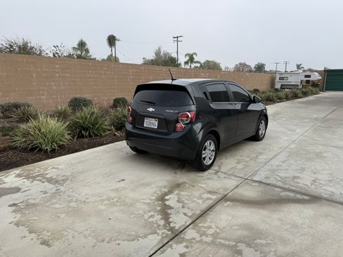 Used 2014 Chevrolet Sonic LT image 6