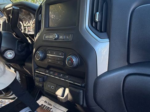 Used 2022 Chevrolet Silverado 2500 W/T w/ WT Convenience Package image 4