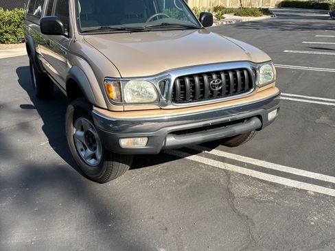 Used 2004 Toyota Tacoma PreRunner w/ Convenience Pkg RWD image 4