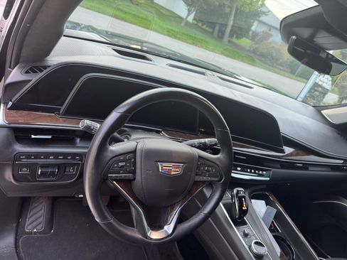 Used 2023 Cadillac Escalade Sport Platinum image 4