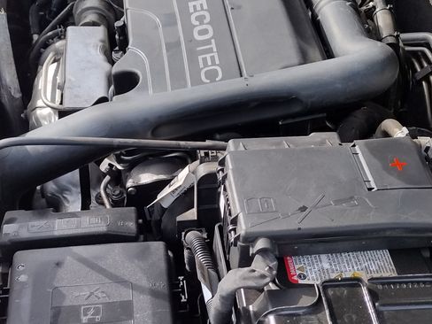 Used 2018 Chevrolet Equinox LS image 10