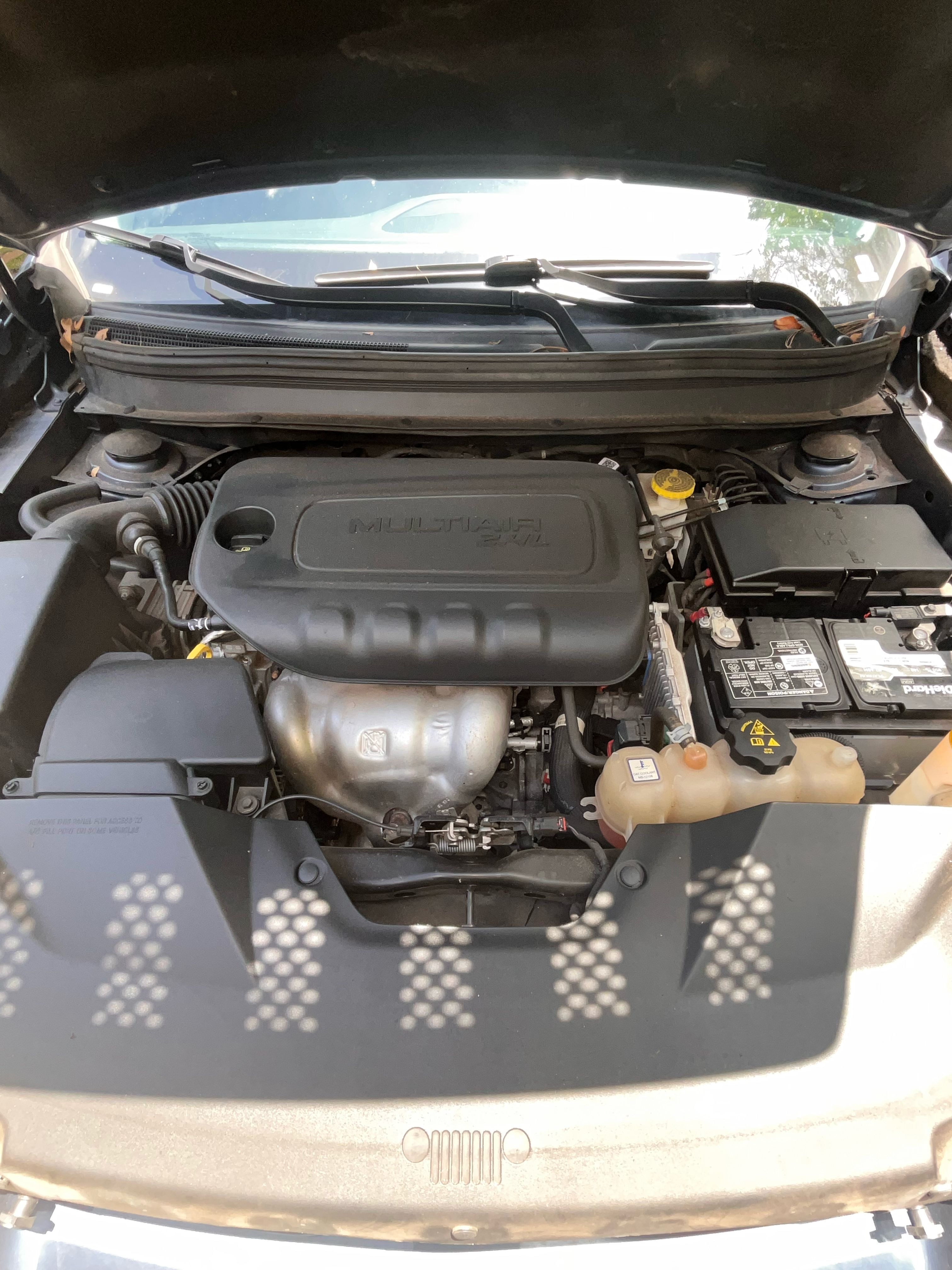 Used 2021 Jeep Cherokee Latitude Plus FWD image 12