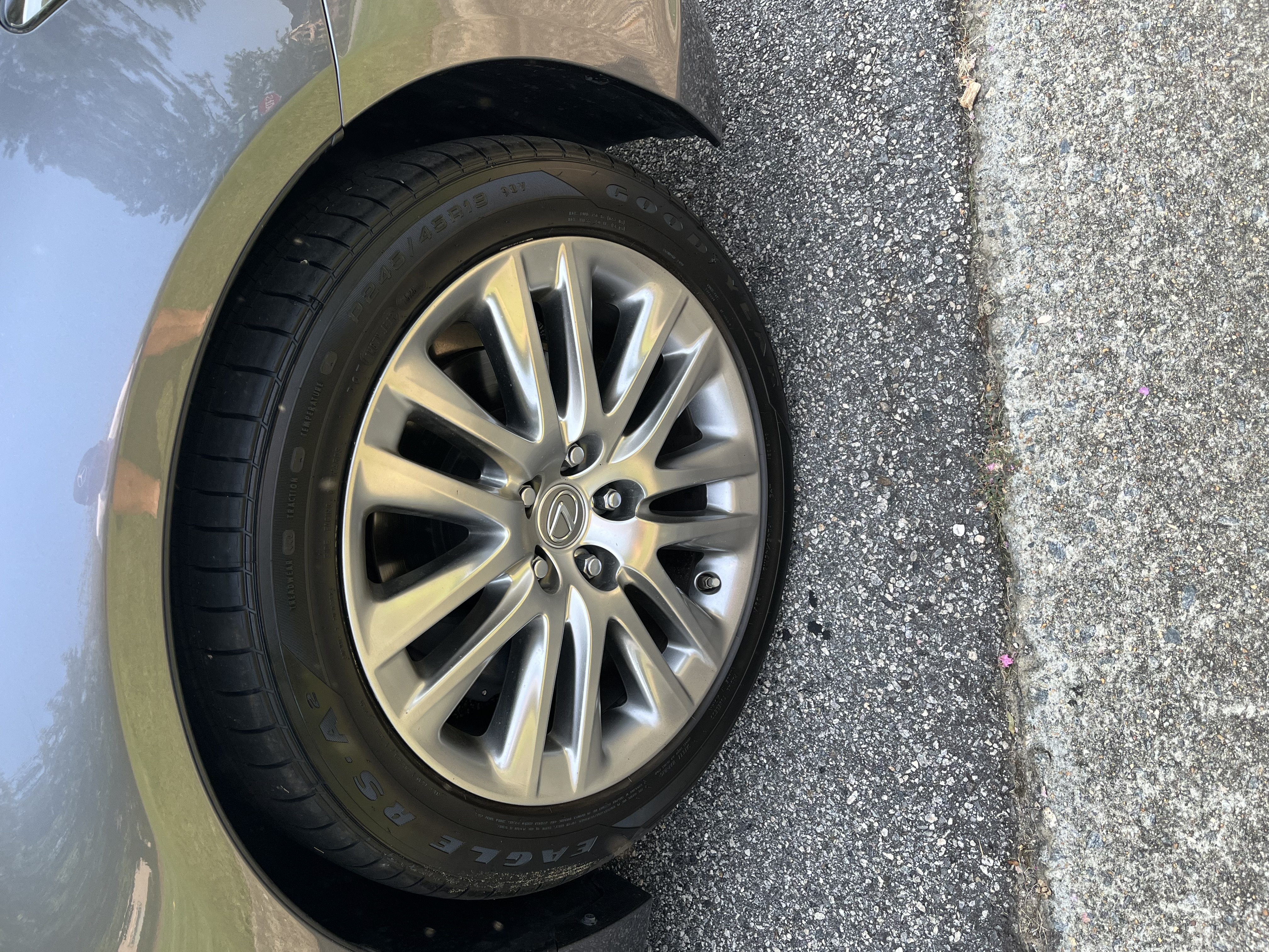 Used 2014 Lexus LS 460 w/ Comfort Package RWD image 21