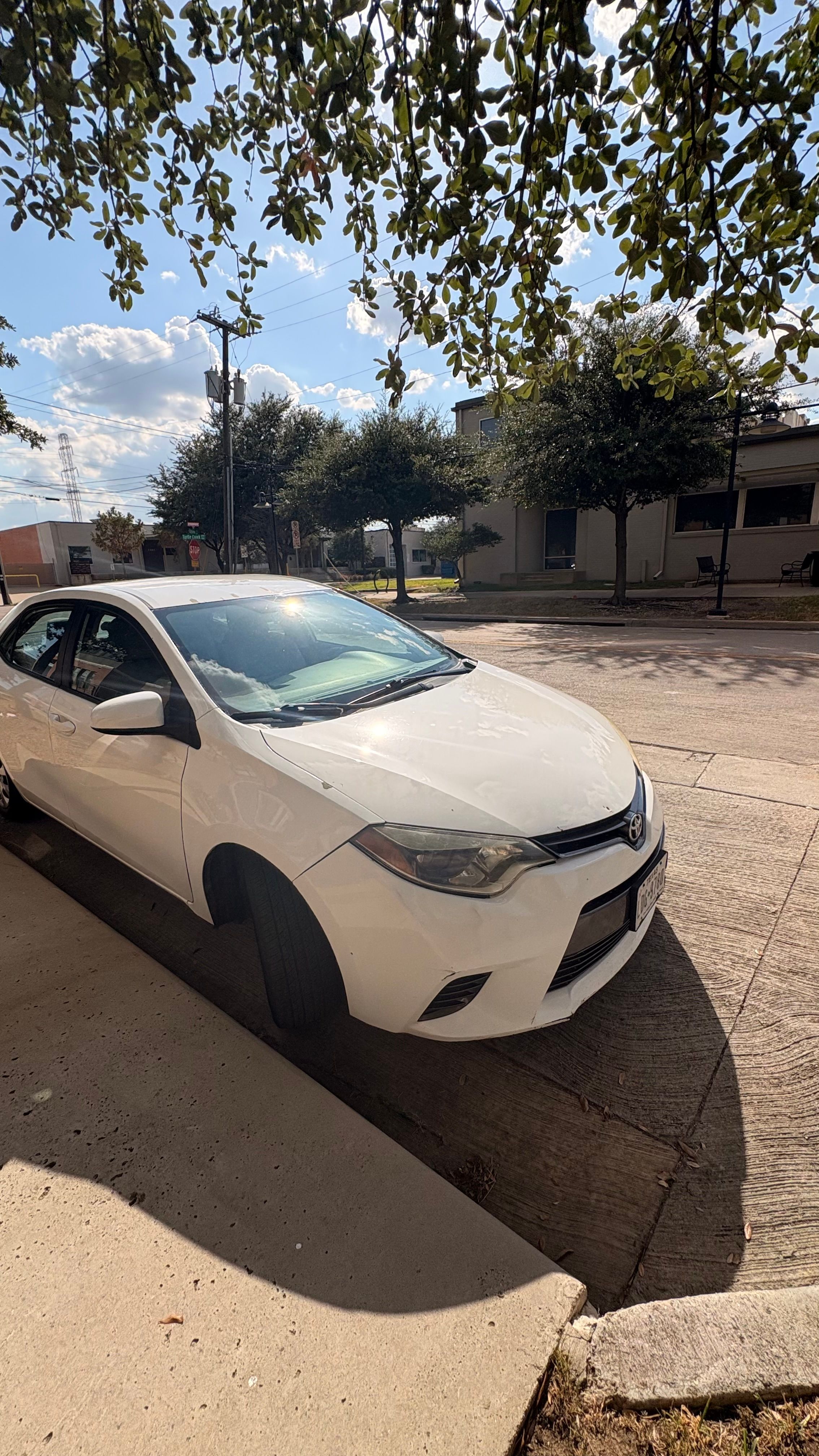 Used 2015 Toyota Corolla LE FWD image 12