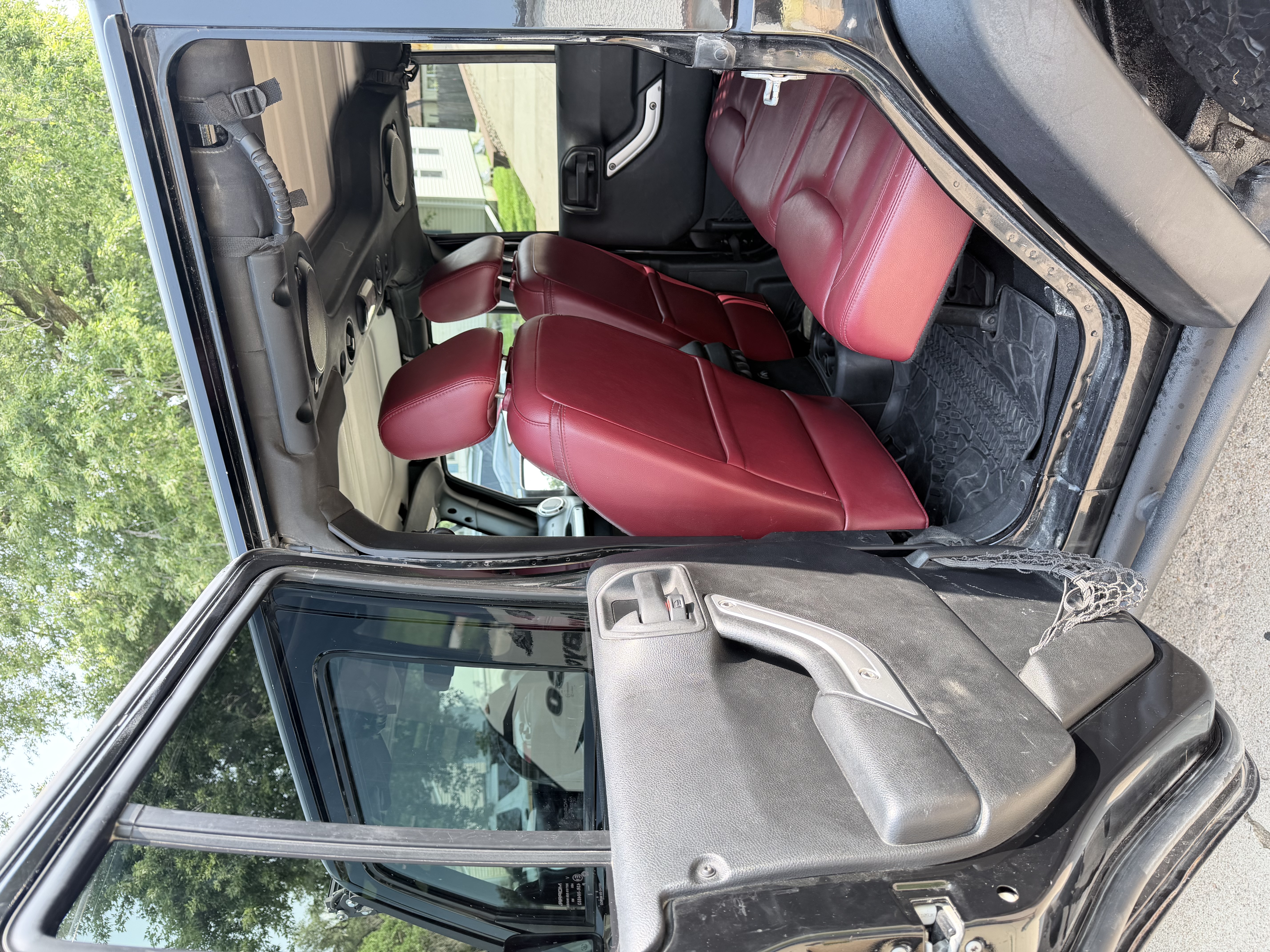 Used 2013 Jeep Wrangler Unlimited Rubicon AWD/4WD image 19