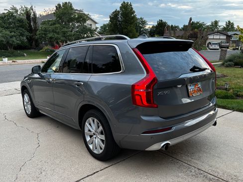 Used 2018 Volvo XC90 T5 Momentum w/ Convenience Package AWD/4WD image 8