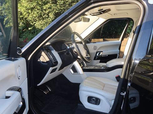 Used 2017 Land Rover Range Rover Supercharged AWD/4WD image 9