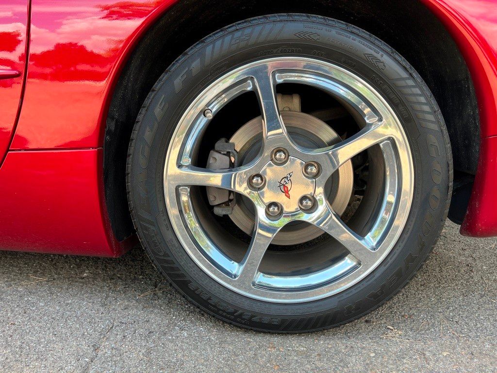 Used 2004 Chevrolet Corvette Convertible w/ Preferred Equipment Group RWD image 10