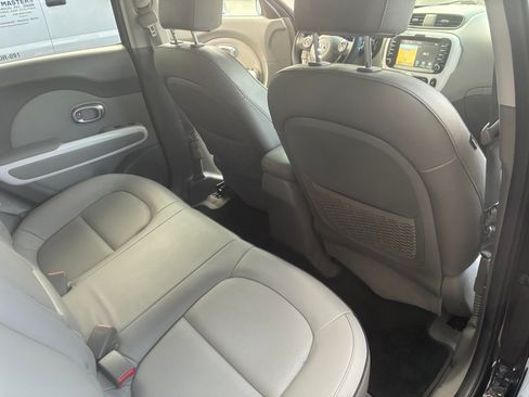 Used 2017 Kia Soul EV + image 20